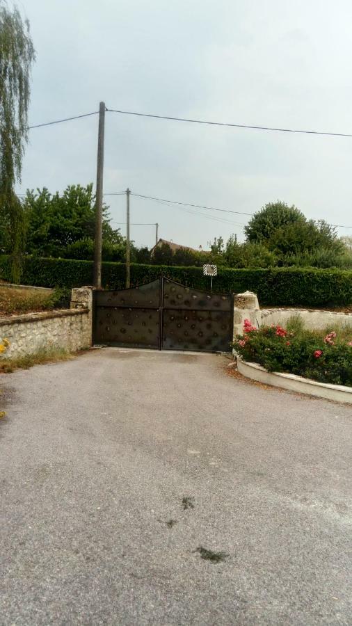 Gite De La Roseraie Louchy-Montfand Exterior photo